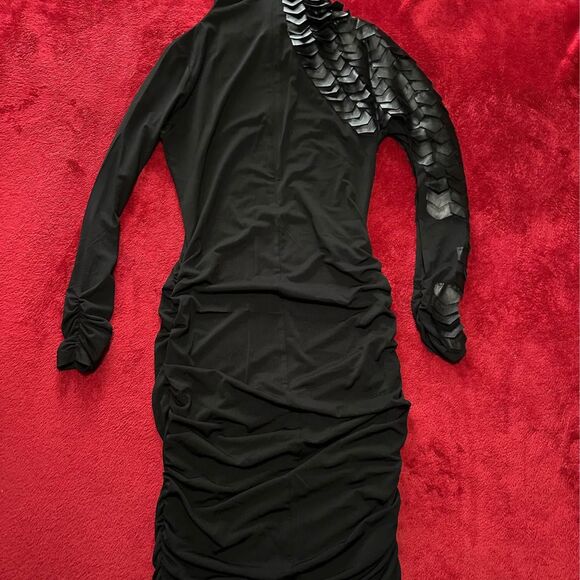 NEW Women’s Black Body-Con Faux Leather Scale Long Sleeve Dress - Picture 7 of 8